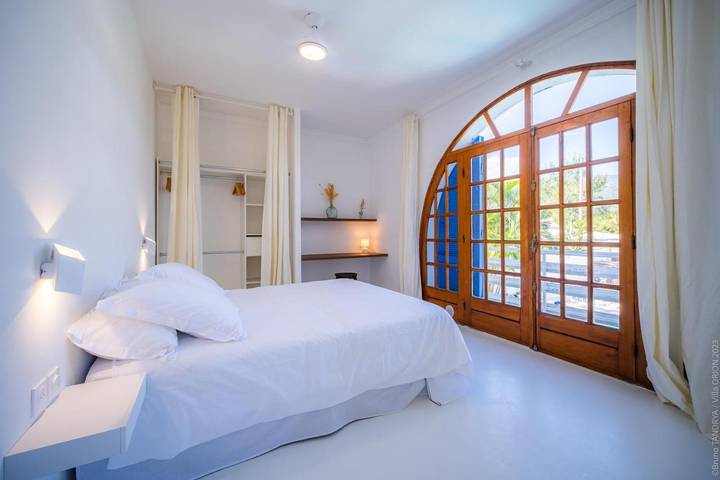 Location de vacances pour 12 personnes, avec jardin ainsi que piscine et vue dans Plage de Trou d'eau - 4