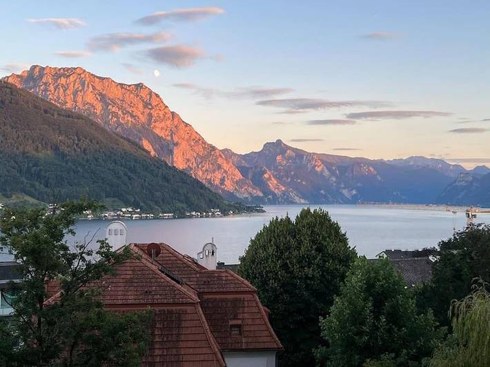 Ferienwohnung für 4 Personen, mit Balkon und Terrasse sowie Seeblick und Ausblick
