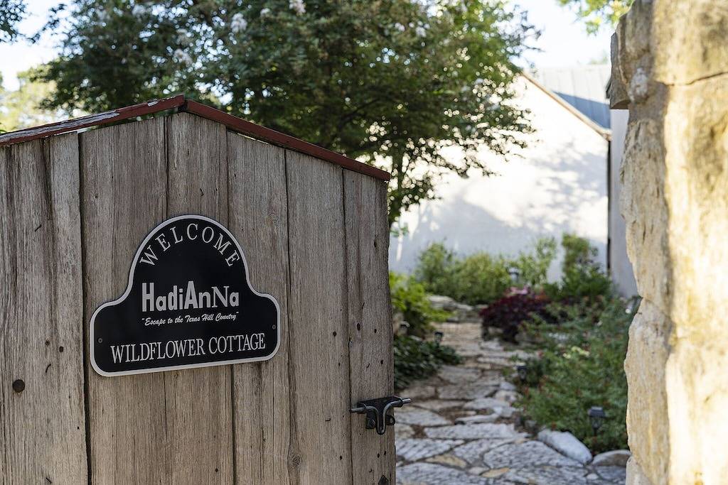 Wildflower Cottage/Perfect Location!!/Walk to Main/Marktplatz!! in Gillespie County