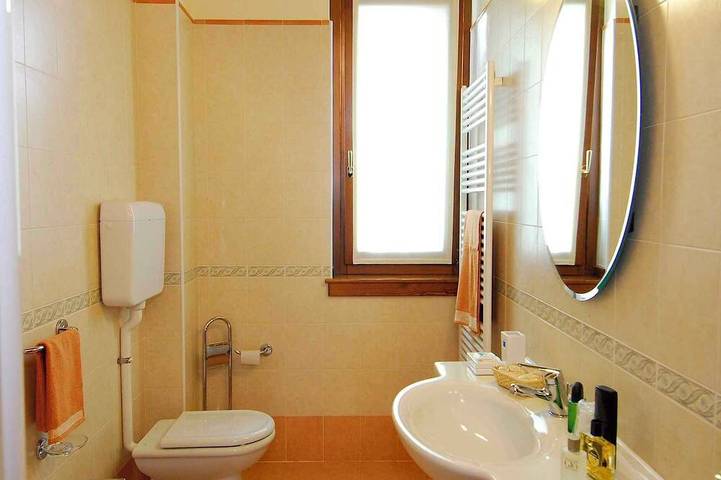 Chalet für 6 Personen, mit Pool und Garten am Gardasee - 3