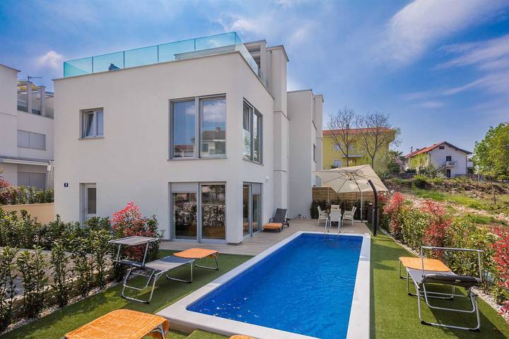 Ferienhaus für 6 Personen, mit Garten und Pool sowie Sauna in Malinska
