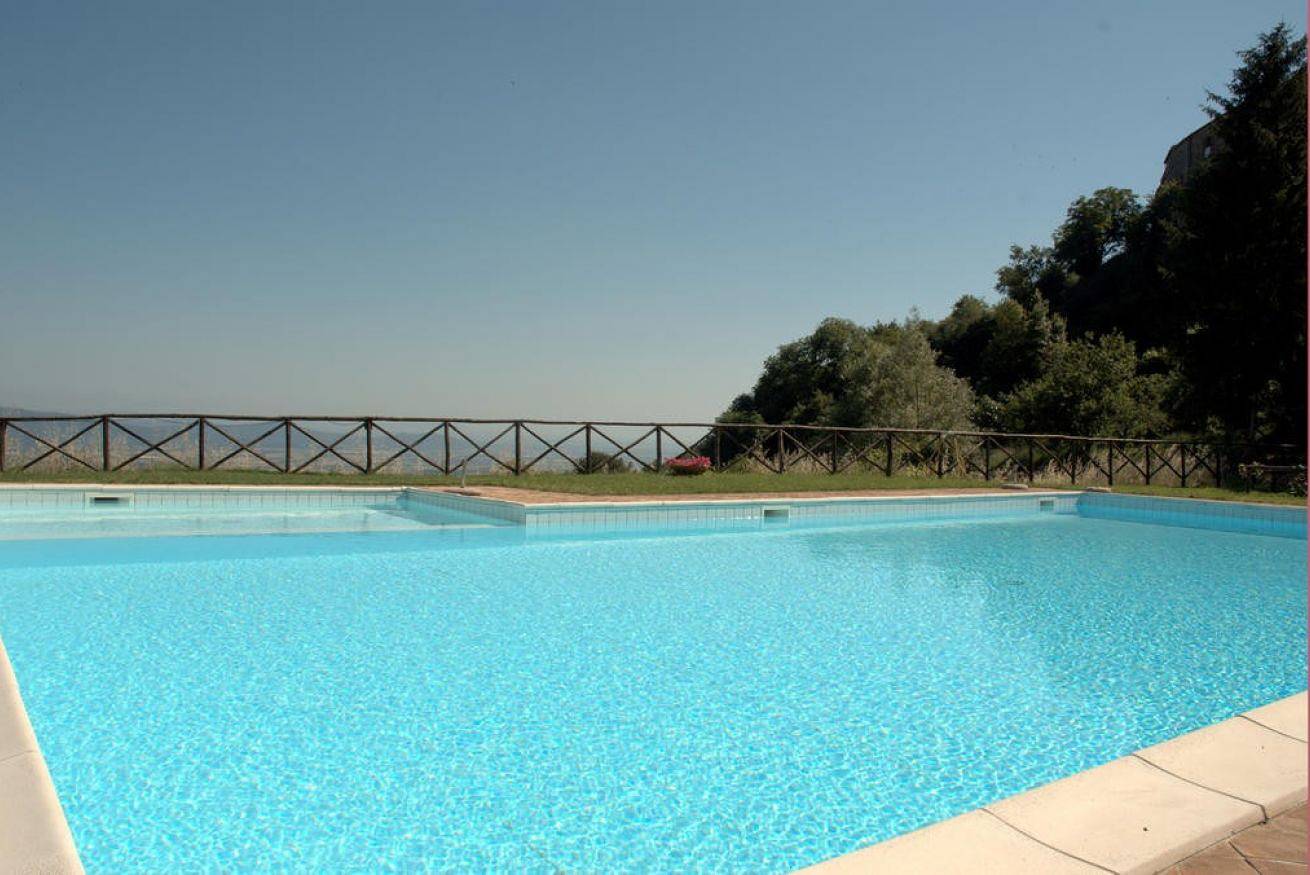 Ganze Wohnung, Zweizimmerwohnung mit Panoramablick und Pool  in Roccastrada, Grosseto Provinz