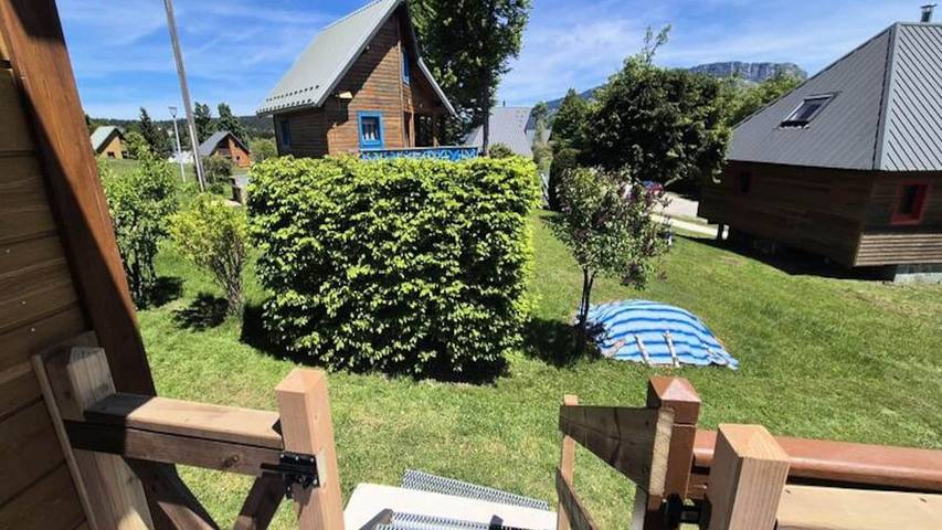 Location de vacances pour 7 personnes, avec jardin à Les Déserts
