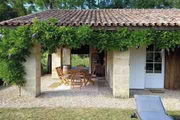 Gîte pour 4 personnes, avec jardin et jacuzzi à Gauriac