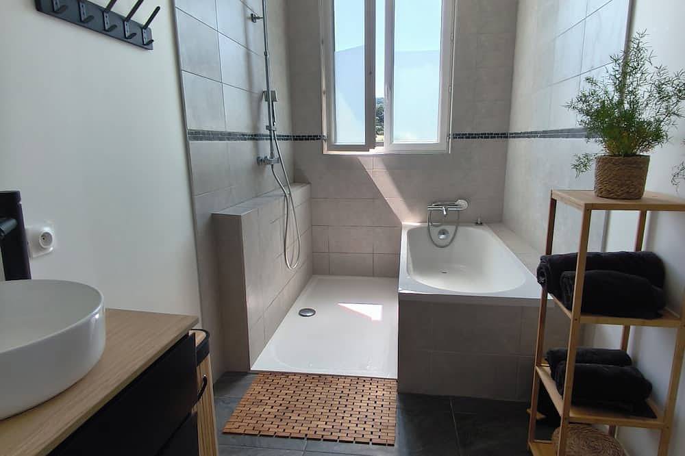 Ganze Wohnung, 6-person apartment La douce parenthèse in Saint-Germain-Village, Bernay und Umgebung