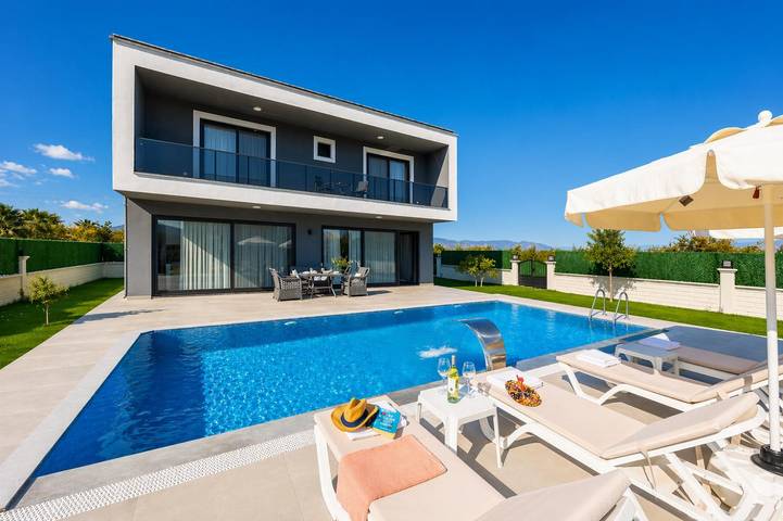 Villa für 8 Personen, mit Garten und Terrasse - 1