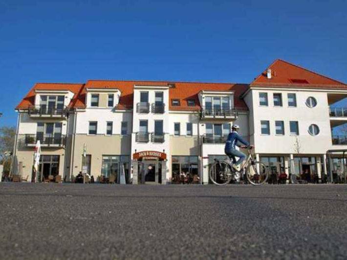 Ferienwohnung für 2 Personen, mit Balkon und Terrasse sowie Ausblick in Greifswald