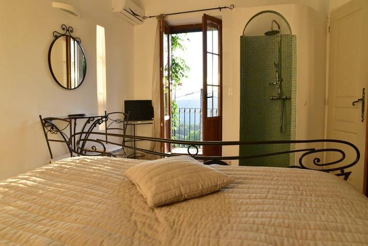 Chambre d’hôte pour 3 personnes, avec vue ainsi que piscine et jardin, animaux acceptés à Zonza - 3