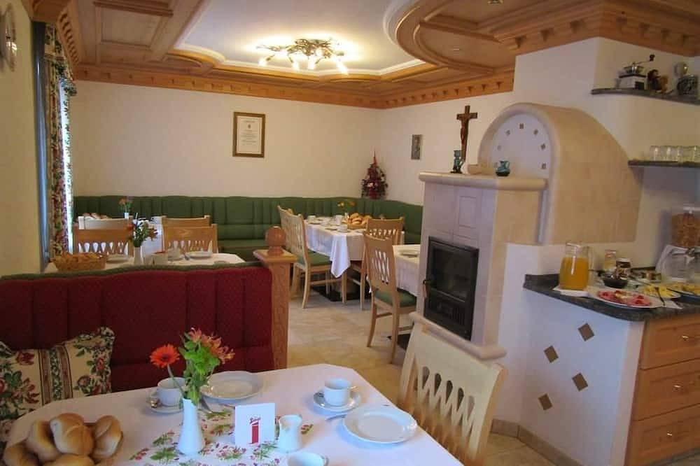Doppelzimmer, Dusche, Wc - Sunnhäusl, Frühstückspension in Sankt Veit im Pongau, Ski Amadé