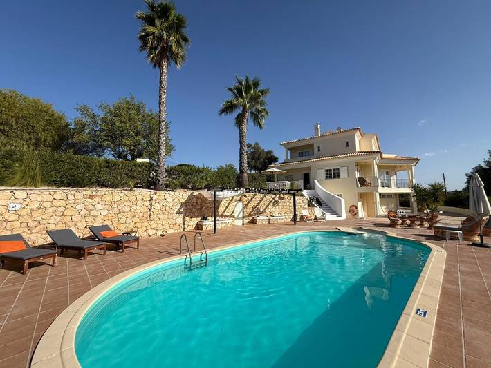 Vakantiehuis voor 8 personen, with Balkon and Terras as well as Tuin in Silves