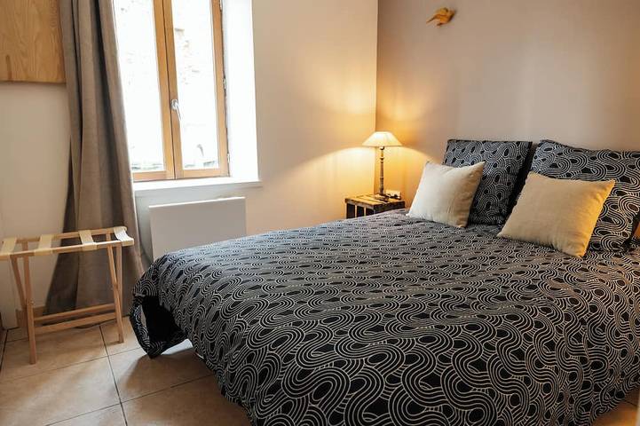 Location de vacances pour 8 personnes, avec terrasse et jardin à Les Châtelliers-Châteaumur - 2
