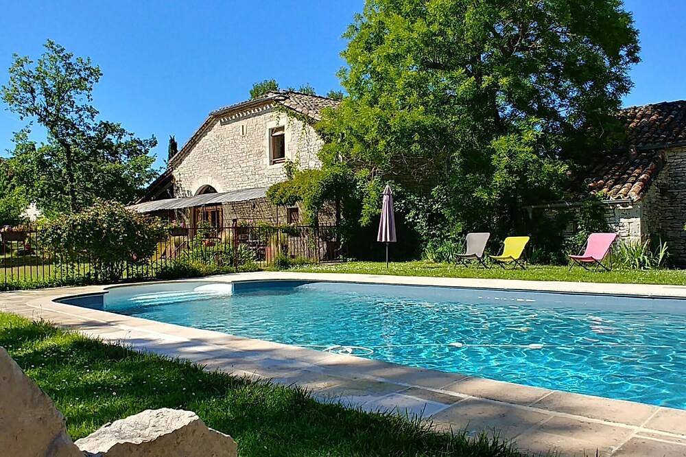 Grand Gîte de Charme dans le Lot - Jacuzzi, Piscine & Truffes - 14 pers. in Lalbenque, Quercy