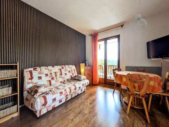 Gîte pour 4 personnes, avec terrasse, adapté aux familles dans Le Revard