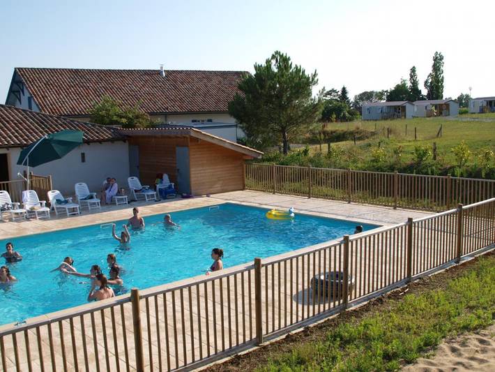 Gîte pour 4 personnes, avec jardin et piscine à Orist - 2
