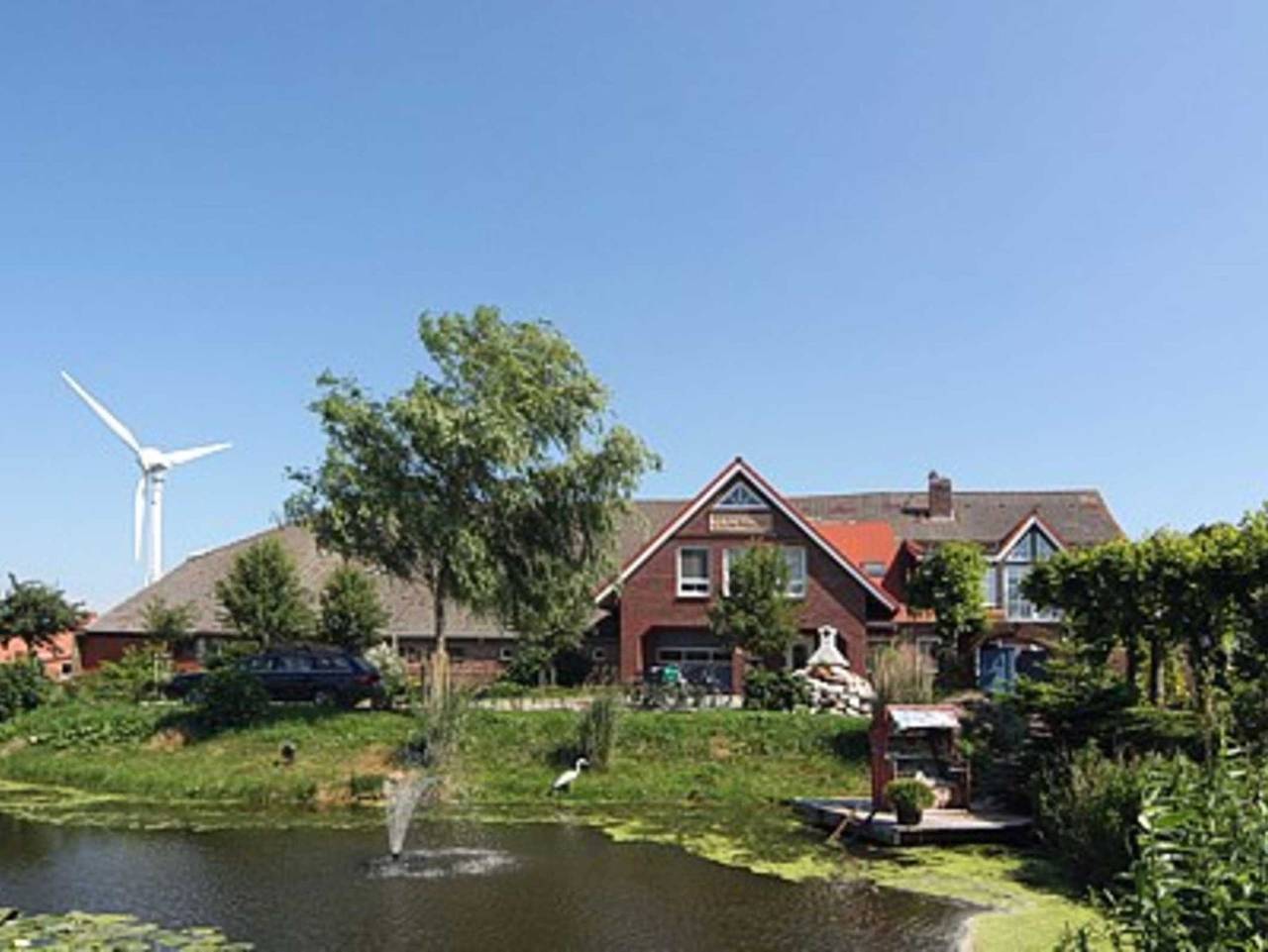 Bauernhof Landwarf Grafthof - Ferienwohnung Rapsblüte in Neuharlingersiel, Landkreis Wittmund