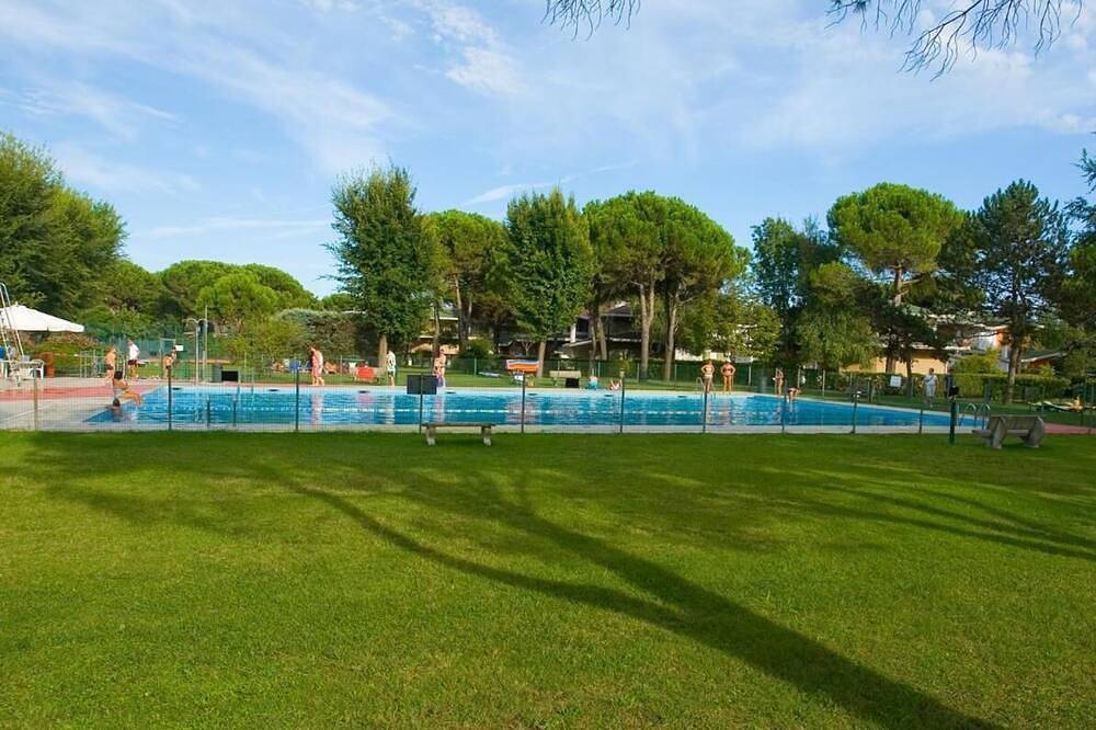 Ganze Wohnung, Zweistöckiges Reihenhaus in einer Wohnanlage mit Pool in Bibione, San Michele al Tagliamento