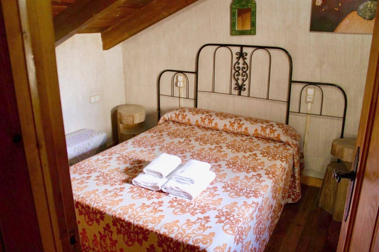 Casas Rurales con Jacuzzi Quijote y Sancho in Ossa de Montiel, La Mancha