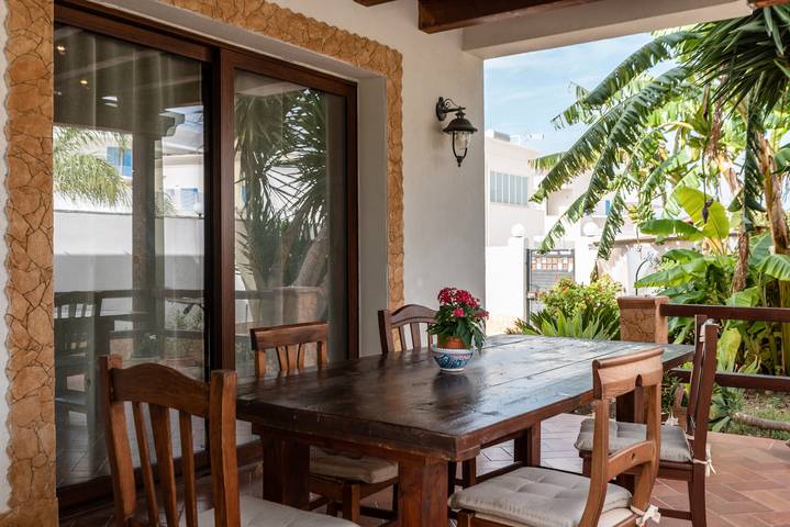 Casa vacanza per 8 persone, con giardino in Realmonte