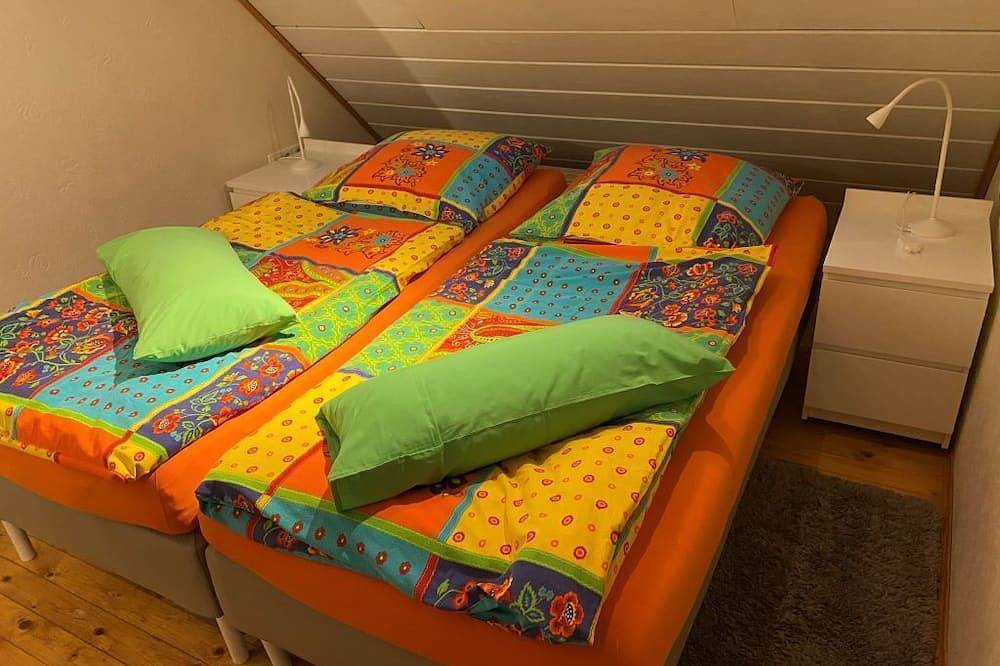 Ganze Wohnung, Haus Steinberg (Dtv 3 Sterne) Romantische Dachwohnung - Albcard in Burladingen, Neckar-Alb