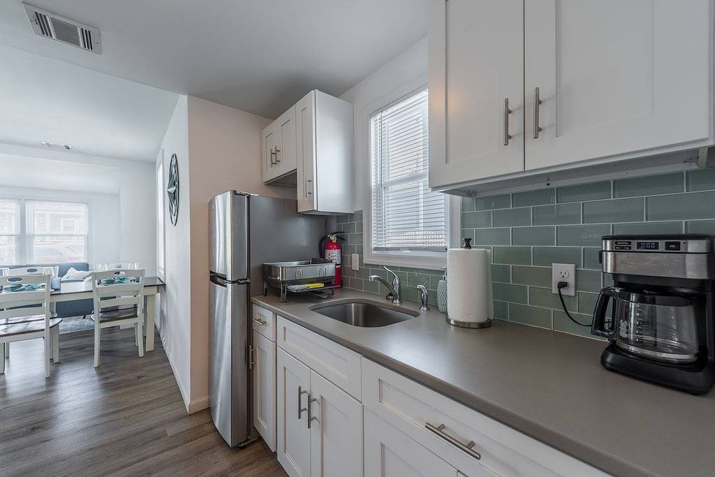 Highly Rated Beach House 3.5 Blocks to Beach & Main St. | 6 Badges, Patio, Grill in Belmar (NJ), Monmouth County