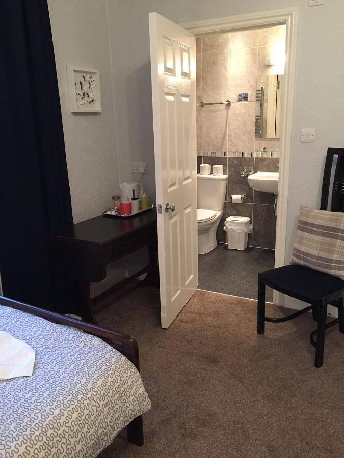 Charlotte Guest House in Camden, London