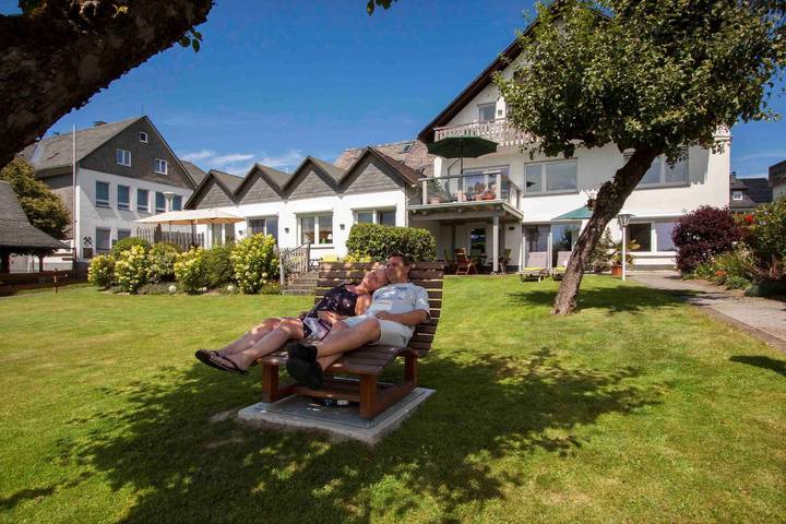 Appartement entier, Appartement "Sweet Suite" avec jardin partagé, balcon et Wi-Fi in Schmallenberg, Arrondissement du Haut-Sauerland