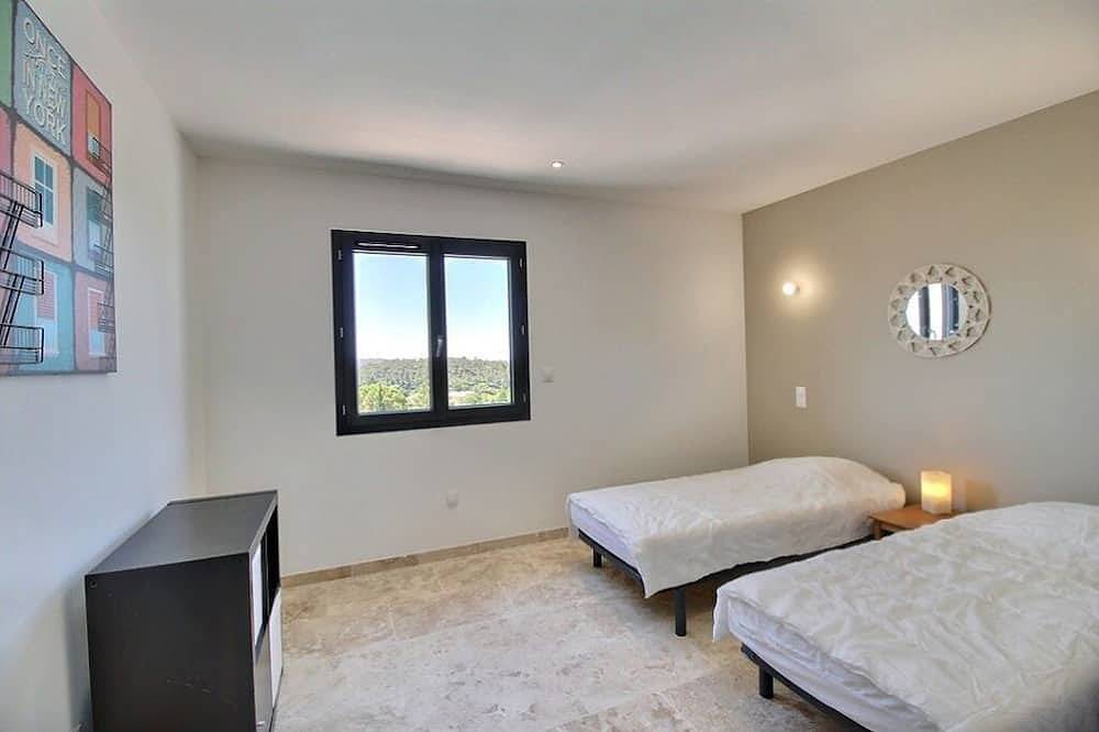 House in Bedoin near the town center in Bédoin, Parque natural regional del Mont Ventoux