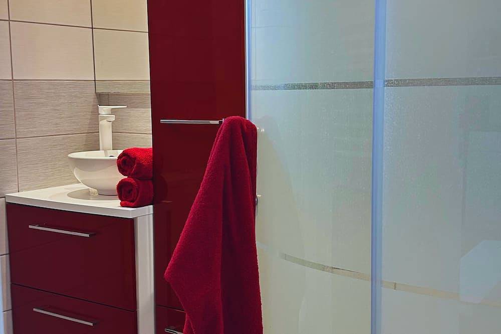 Appartement entier, Le Cocon Bleu, studio duplex cosy et lumineux in Précy-sur-Oise, Oise