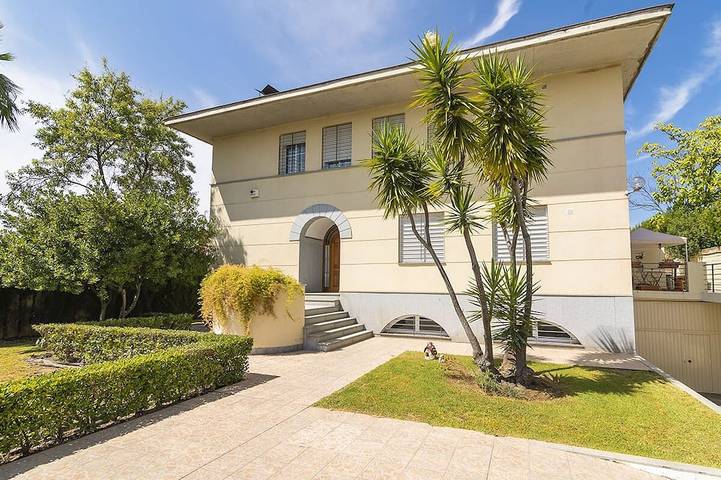 Ferienhaus für 14 Personen, mit Balkon und Garten