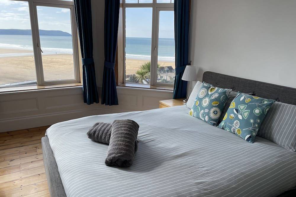 Large Victorian House for 12 Overlooking Woolacombe Beach. Hot Tub, Bbq, Parking in Woolacombe, Devon