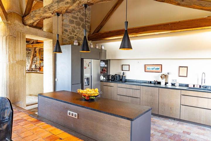 Location de vacances pour 22 personnes, avec vue et jardin ainsi que piscine et vue sur le lac à Francescas - 4