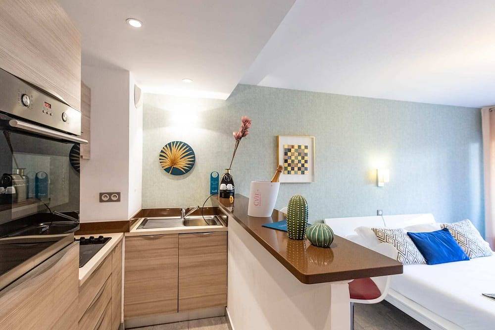 Hel lejlighed, Cosy Terrace 2A - Studio Apartment, Sleeps 2 in Juan-les-Pins, Antibes