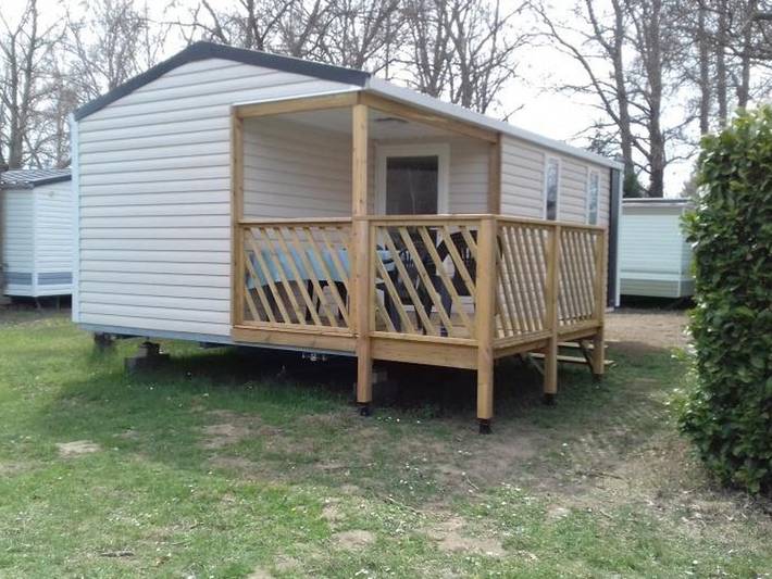 Camping pour 6 personnes, avec piscine, animaux acceptés dans Région de Besse-et-Saint-Anastaise