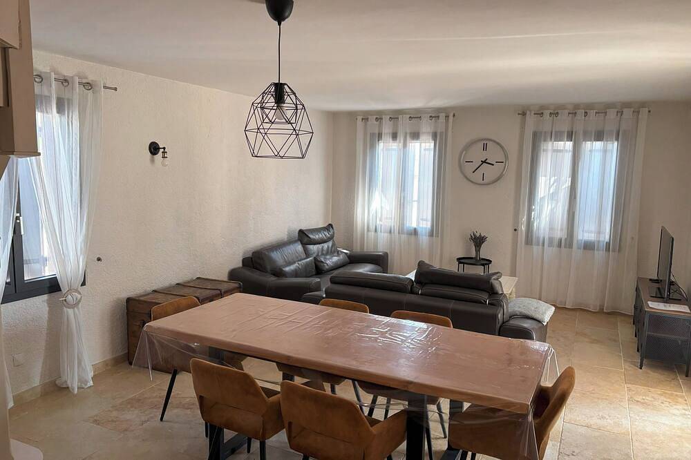 Magnificent Provencal villa with swimming pool in the Luberon in Lauris, Parc naturel régional du Luberon