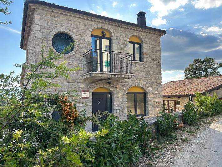 Agriturismo per 2 persone, con Terrazza e Giardino nonché Panorama in Molise