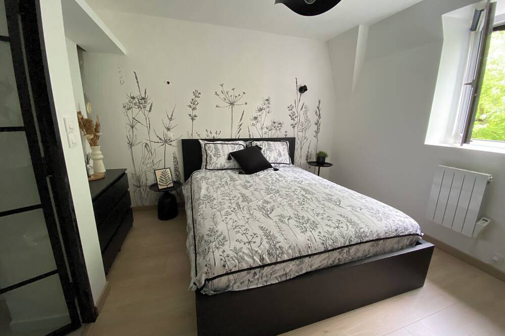 Apartamento entero, Atelier d'Arches, charming 2-bedroom apartment for 4 people in a beautiful historic building in Charleville-Mézières, Ardenas