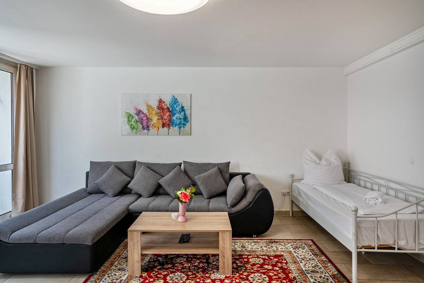 Ganze Wohnung, Ferienwohnung 'Aldars 2' mit Balkon, Wlan und Klimaanlage in München Ludwigsvorstadt, München