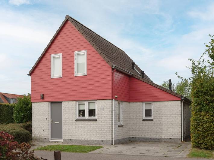 Ferienhaus für 8 Personen, mit Sauna und Terrasse sowie Garten, kinderfreundlich