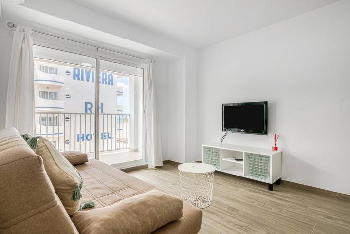 Entire apartment, Apartment 'Bonaire' with Sea View, Shared Pool and Private Terrace in Platja Nord de Gandia (Gandia), Playa de Gandía