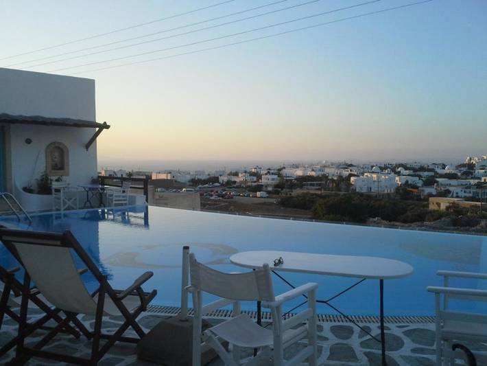 Hôtel pour 4 personnes, avec Balcon et Terrasse ainsi que Jardin et Piscine dans Folégandros - 3
