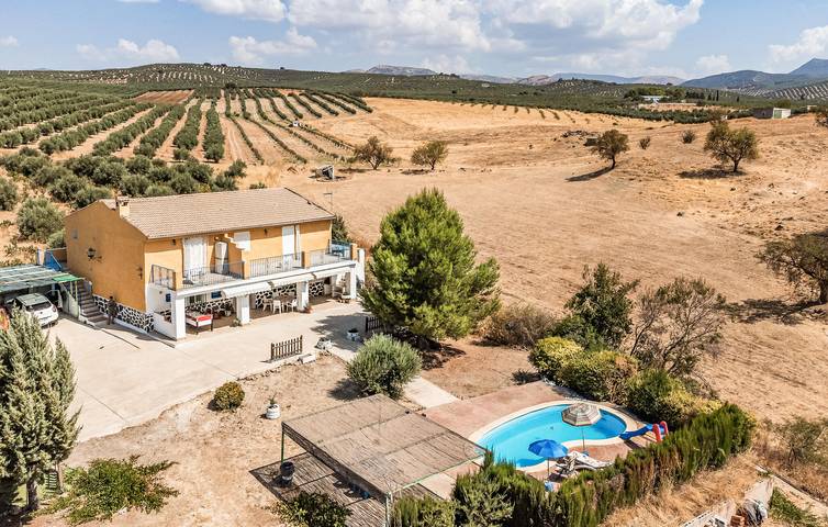 Apartamento para 11 personas, con Terraza en Alcalá la Real