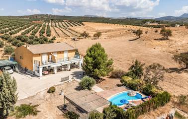 Location de vacances pour 11 personnes, avec terrasse à Alcalá la Real