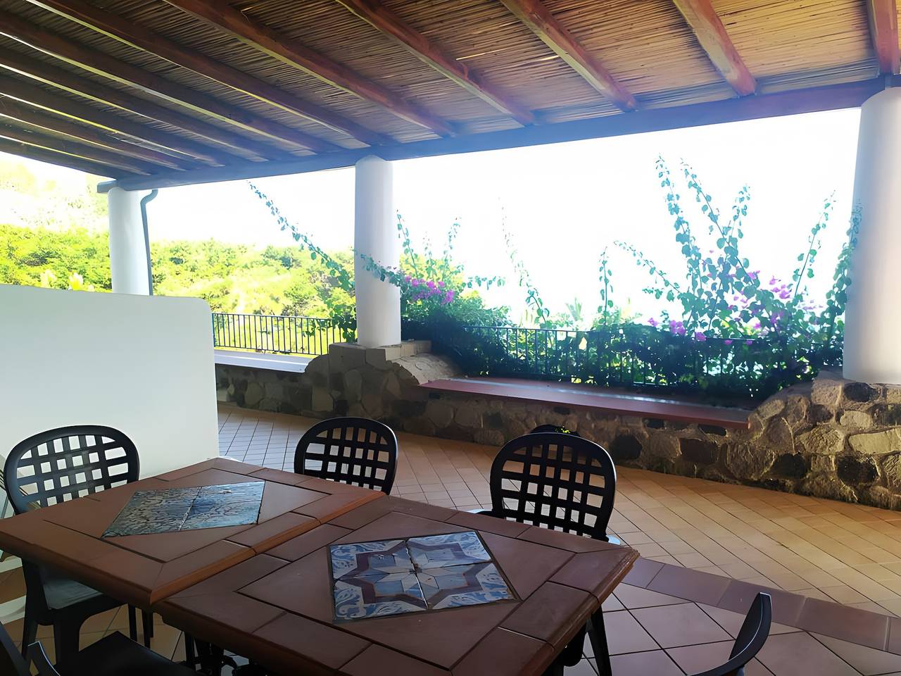 Hel lejlighed, Apartment in Villa "Vulcano" with Sea View, Wi-Fi and Air Conditioning in Lipari