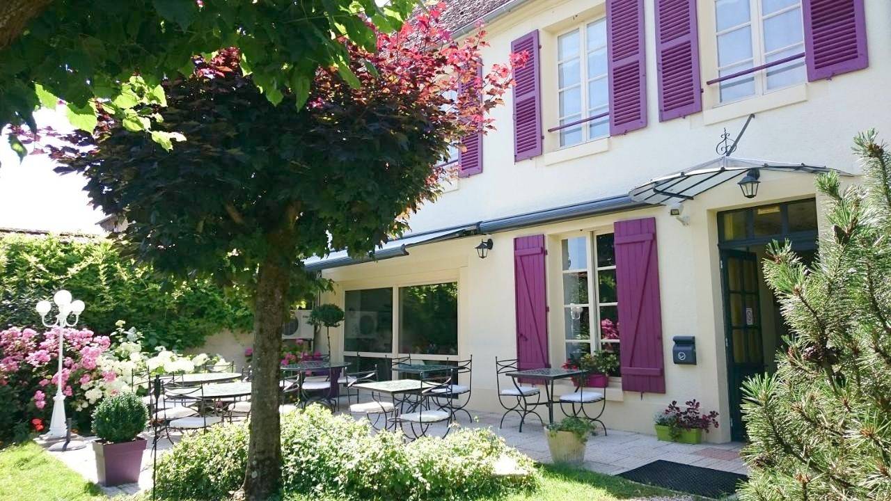 Logis - Hôtel Restaurant Les Tilleuls in Saint-Florentin, Région d'Auxerre