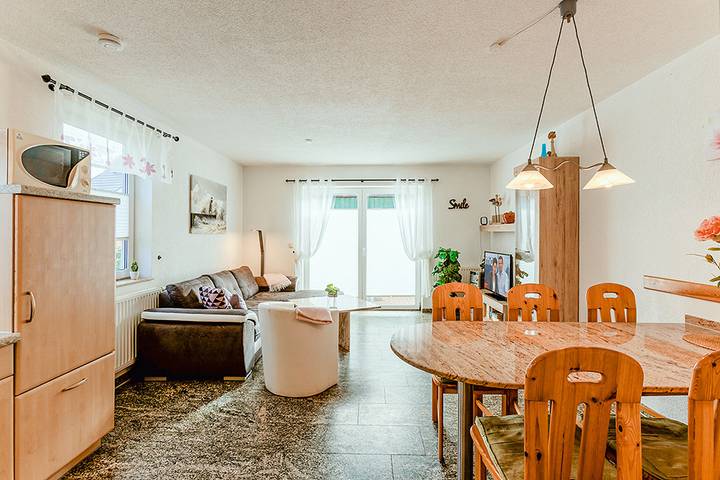 Ferienhaus für 6 Personen, mit Terrasse und Garten sowie Sauna in Zingst - 4
