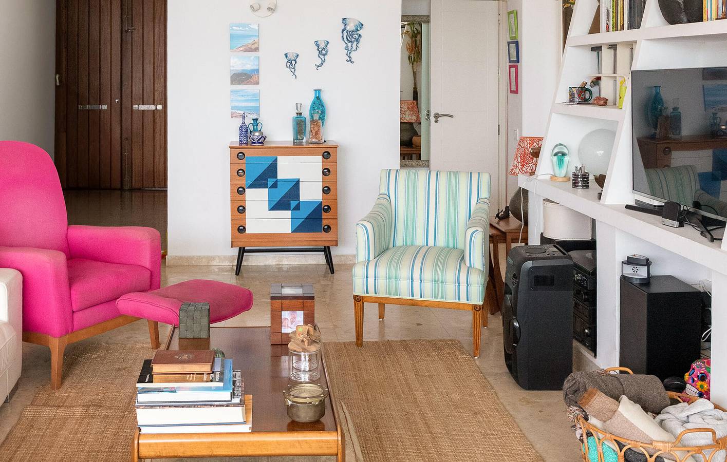 Acogedor apartamento con vistas al mar, piscina, wifi y aparcamiento cerca de Playa Venta del Bancal in Mojácar, Cordillera Penibética