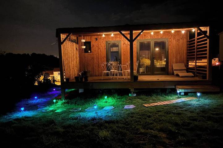 Chalet pour 2 personnes, avec Jacuzzi ainsi que Terrasse et Jardin