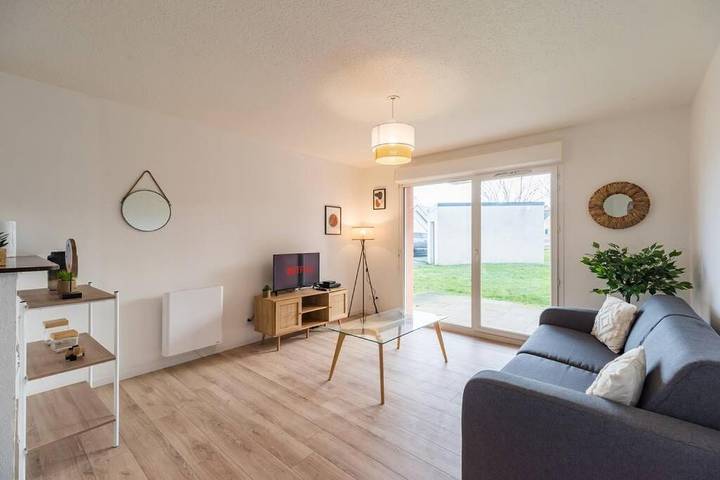 Gîte pour 4 personnes, avec jardin et terrasse à Ploumagoar - 4