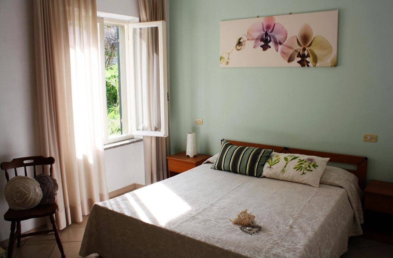Double Room with Garden View in Spiaggia di Sant' Andrea, Marciana