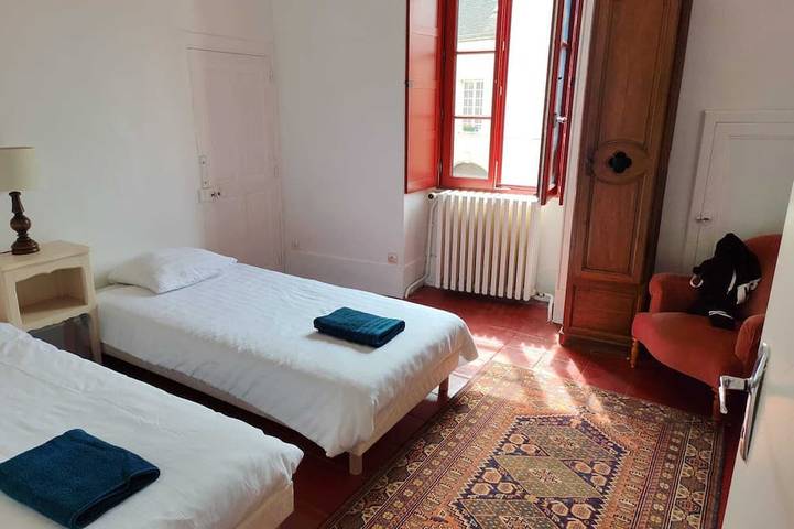 Location de vacances pour 6 personnes, avec jardin à Noyers - 4